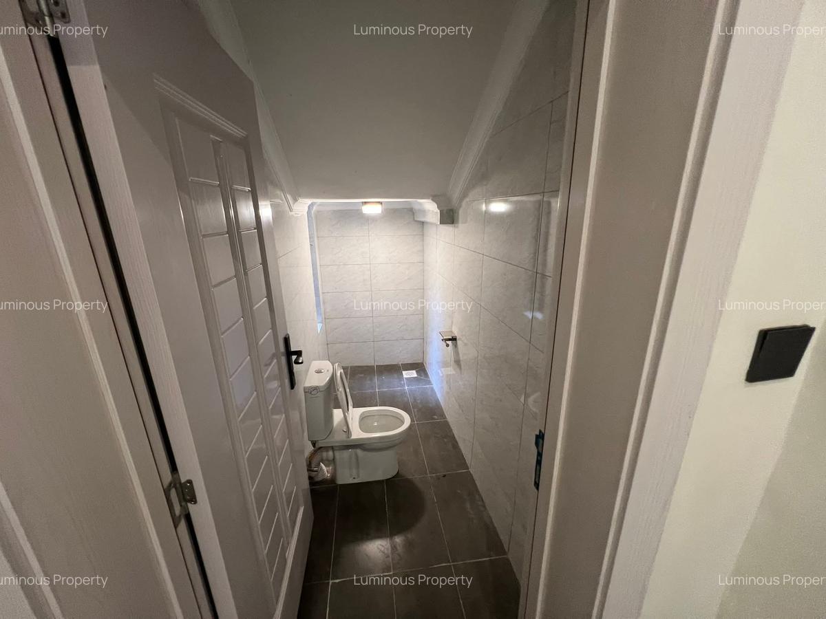 4 Bed House with En Suite at Membley - 7