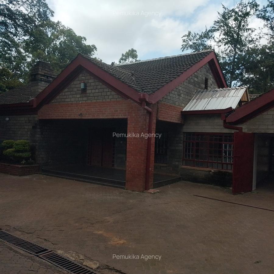 4 Bed House with En Suite at Karen C - 10