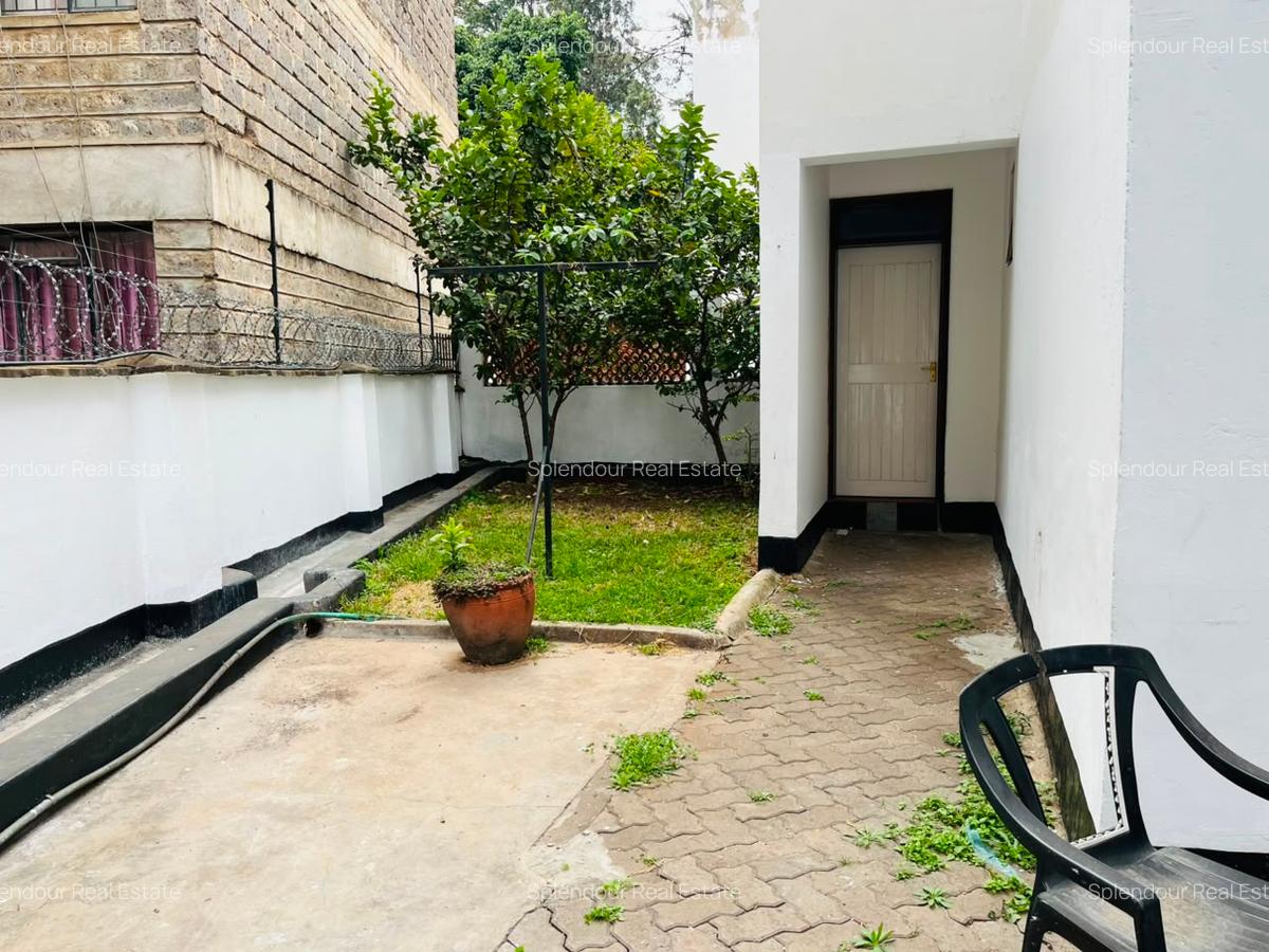 5 Bed Townhouse with En Suite in Lavington - 16