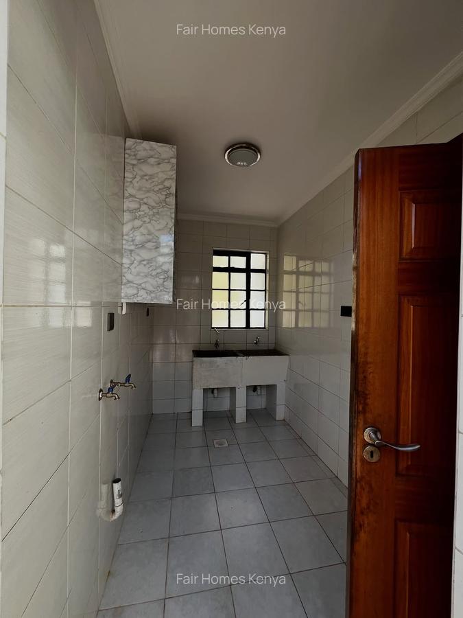 5 Bed Townhouse with En Suite at James Gichuru - 20