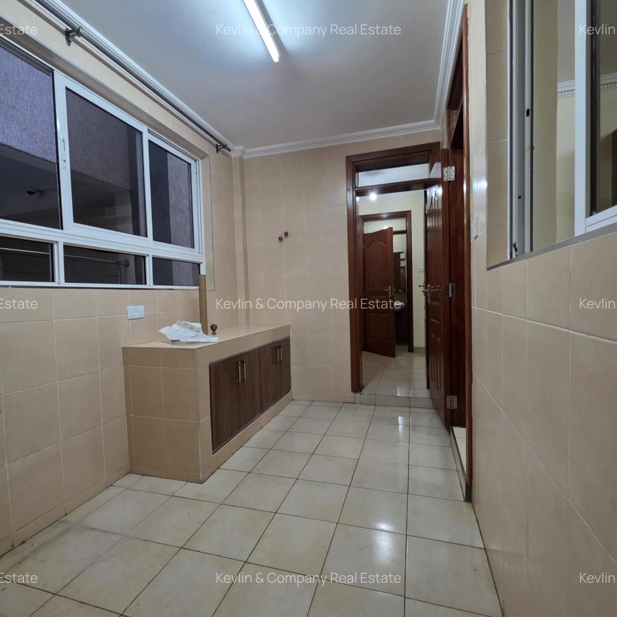 3 Bed Apartment with En Suite in Riverside - 4