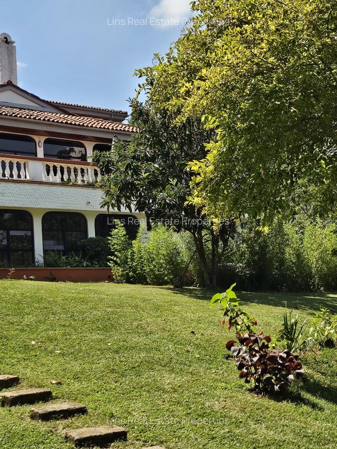 5 Bed House with En Suite in Runda - 4