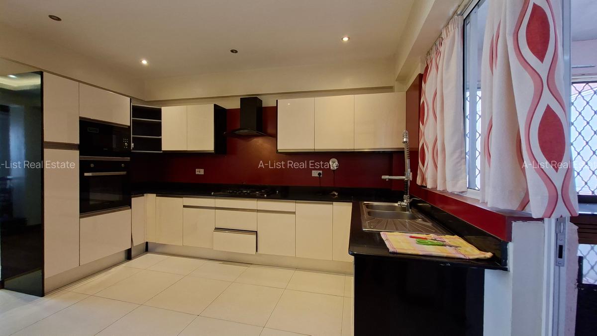 4 Bed Apartment with En Suite at 2Nd Parklands Avenue - 2