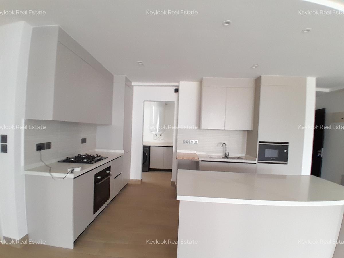 3 Bed Apartment with En Suite at Riverside - 18