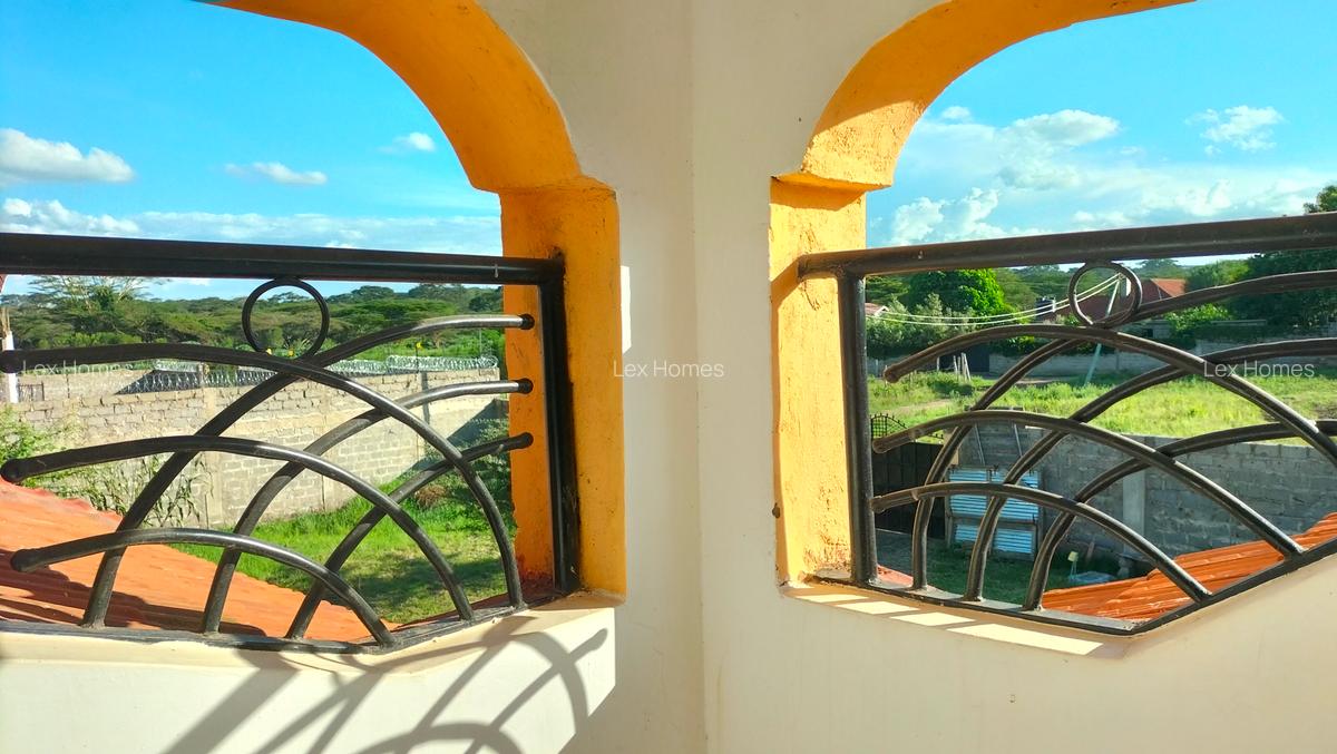 4 Bed House with En Suite at Rimpa - 12