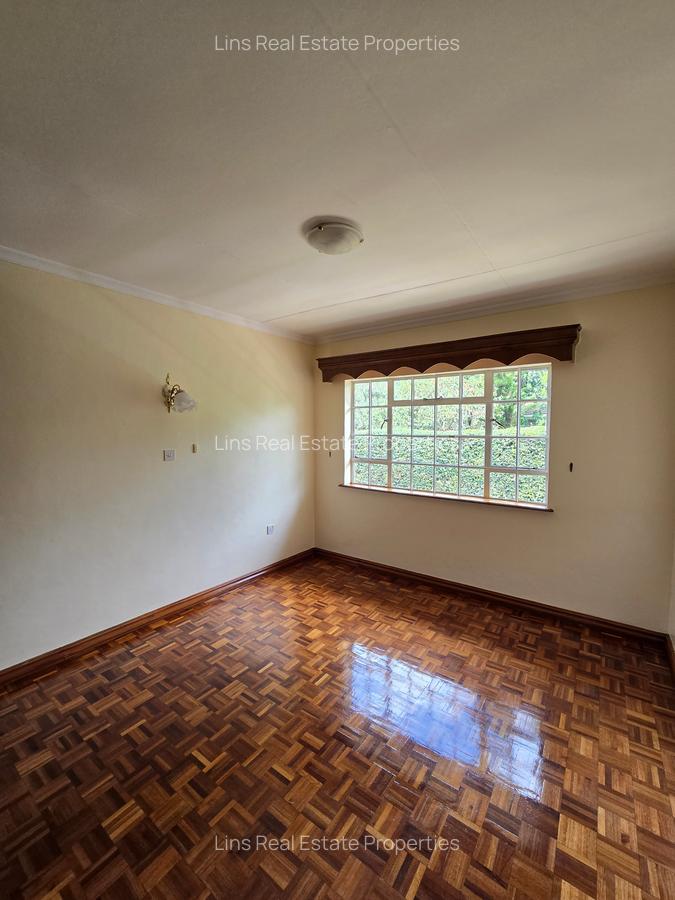 5 Bed House with En Suite in Runda - 19