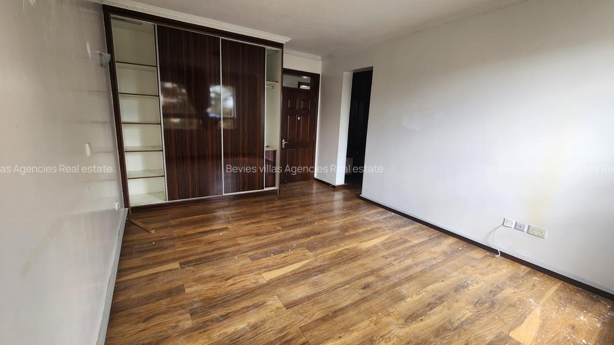 3 Bed Apartment with En Suite at Brookside - 13