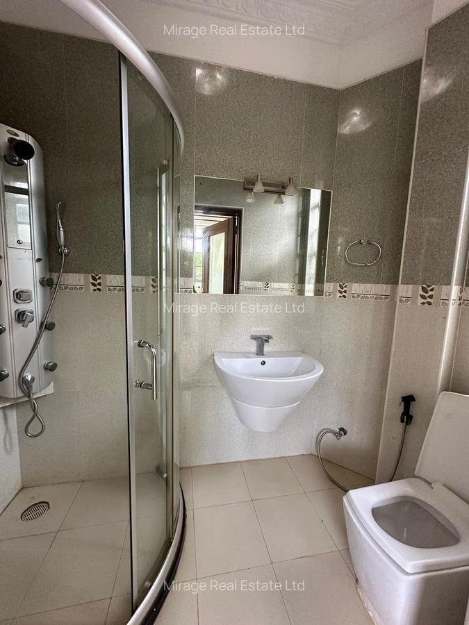 6 Bed House with En Suite in Nyari - 12