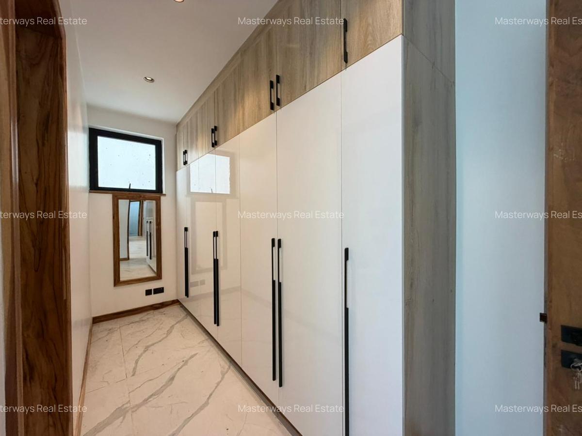 2 Bed Apartment with En Suite at Peponi Road - 9