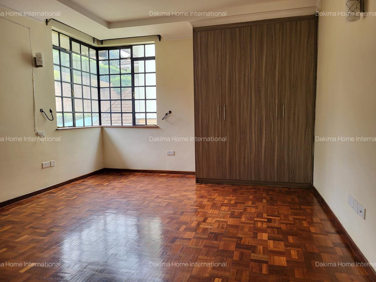 4 Bed Townhouse with En Suite in Kitisuru - 10