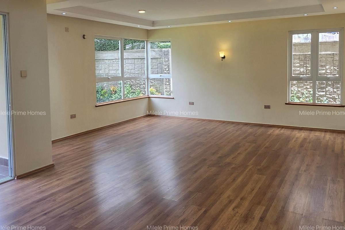 4 Bed Villa with En Suite at Paradise Lost Road - 2