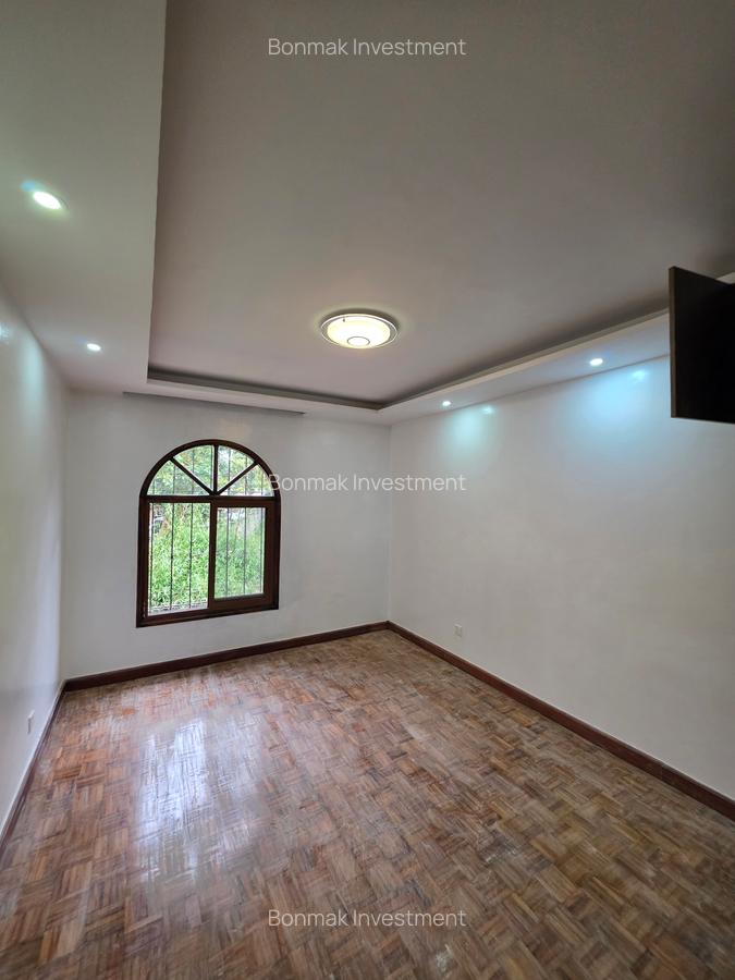 4 Bed Townhouse with En Suite at Lavington-Valley Arcade - 15