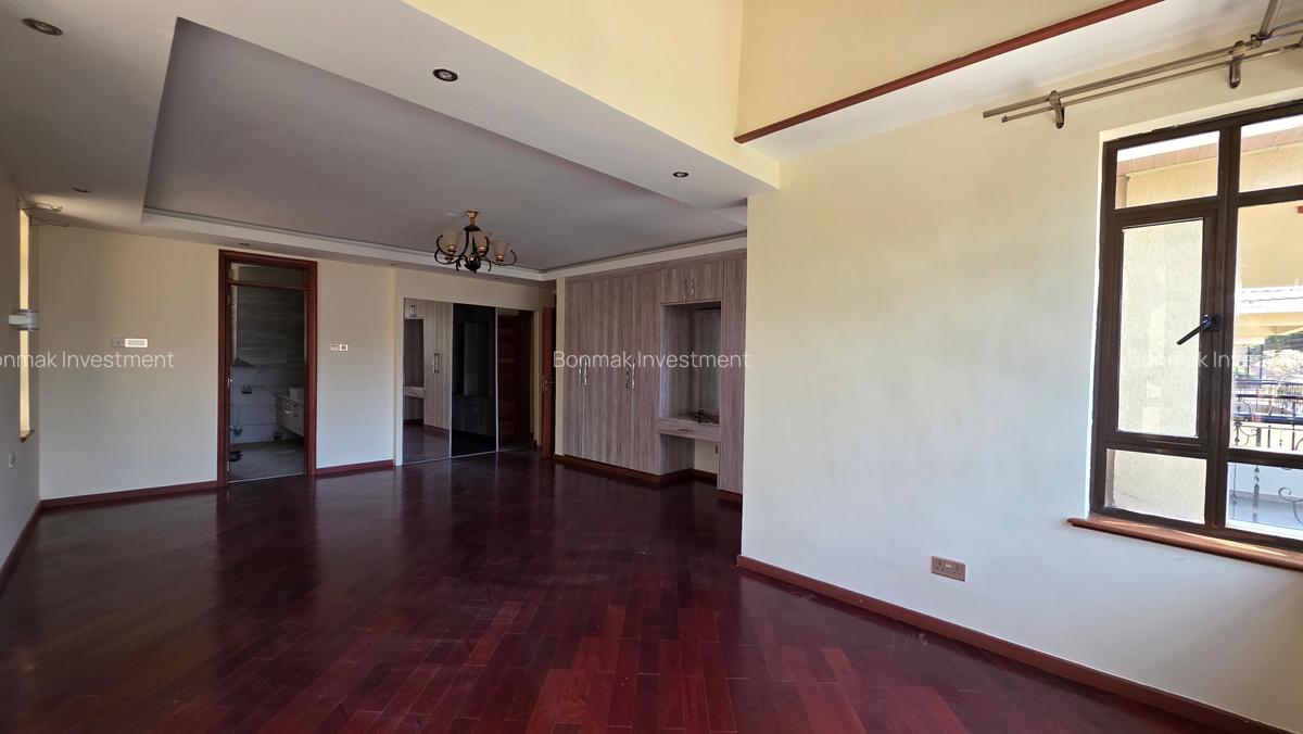5 Bed Townhouse with En Suite at Lavington Green - 13