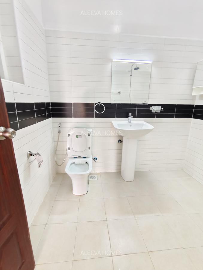 2 Bed Apartment with En Suite in Lavington - 17