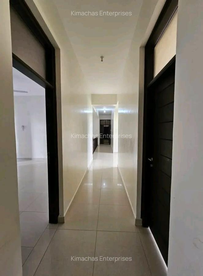 3 Bed Apartment with En Suite at Greenwood Dr - 6