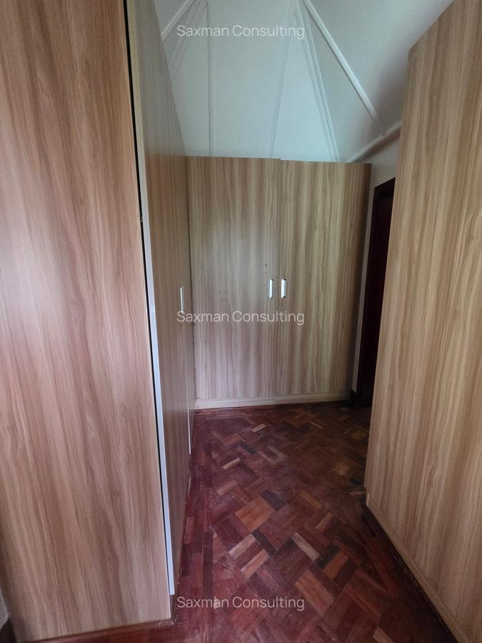 5 Bed House with En Suite in Runda - 9