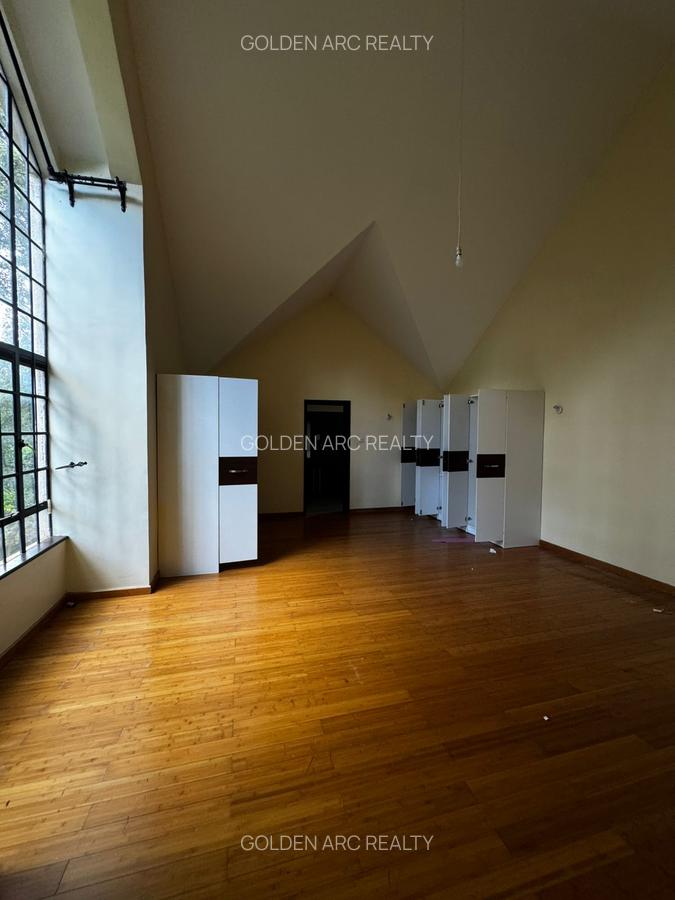 5 Bed Townhouse with En Suite in Karen - 11