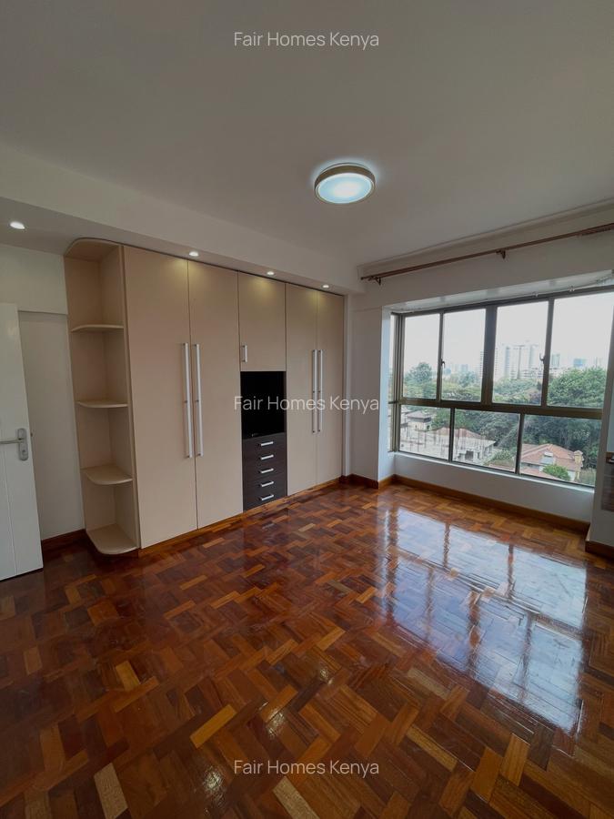 3 Bed Apartment with En Suite at Othaya Road - 4