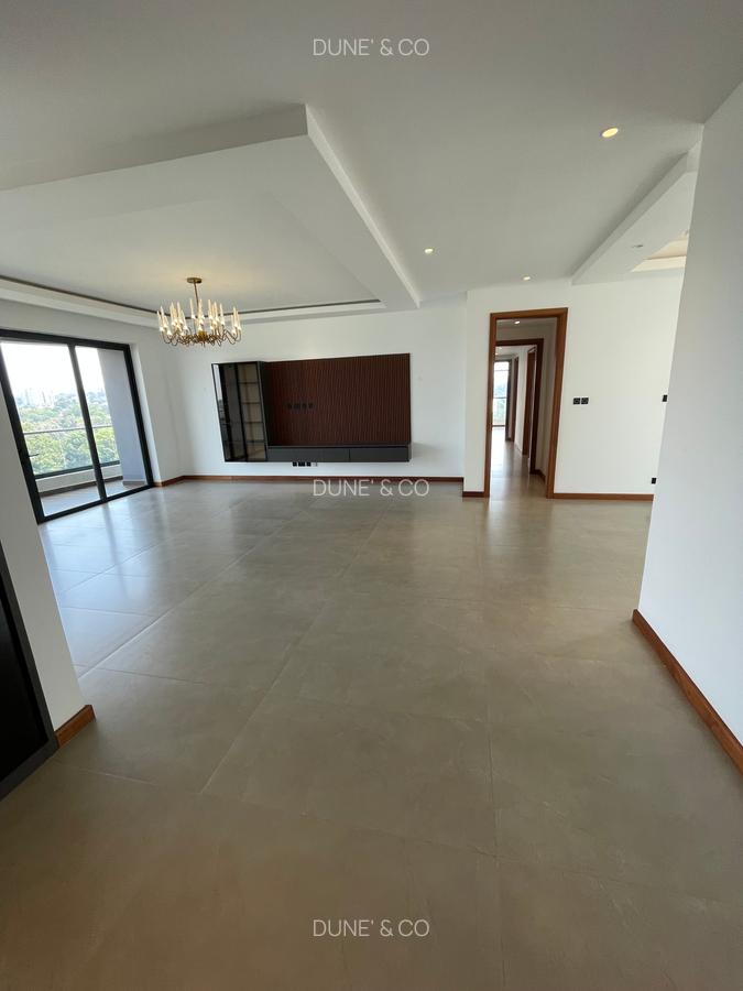 4 Bed Apartment with En Suite in Riverside - 4