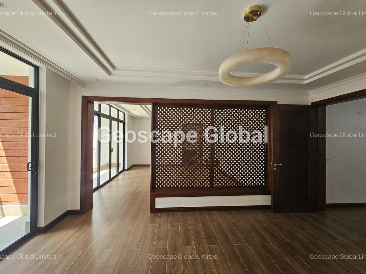 5 Bed Townhouse with En Suite in Lavington - 14