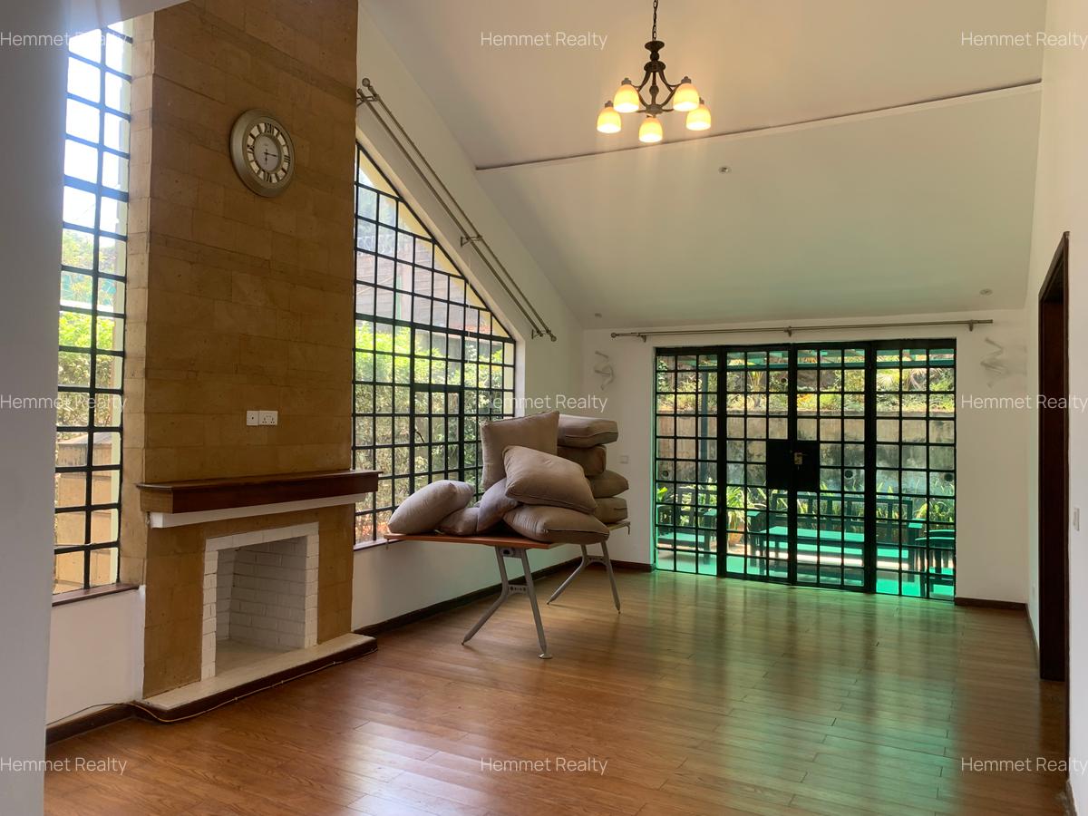4 Bed Villa with En Suite in Kitisuru - 5