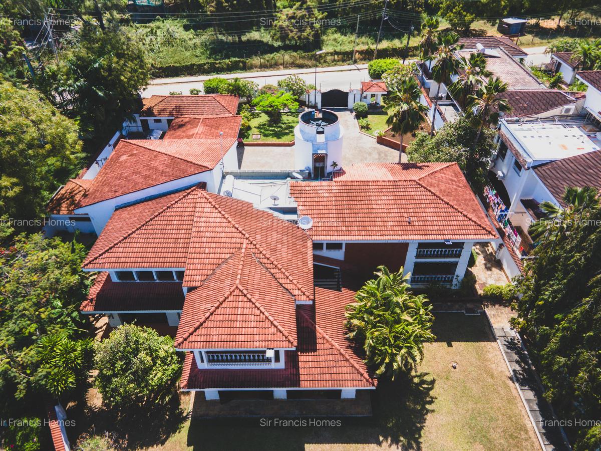 5 Bed House with En Suite at Old Nyali - 1