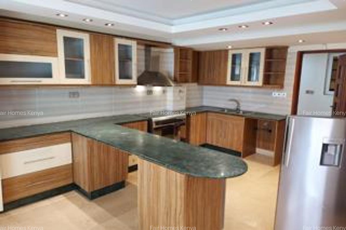 5 Bed Townhouse with En Suite at Convent Drive - 5