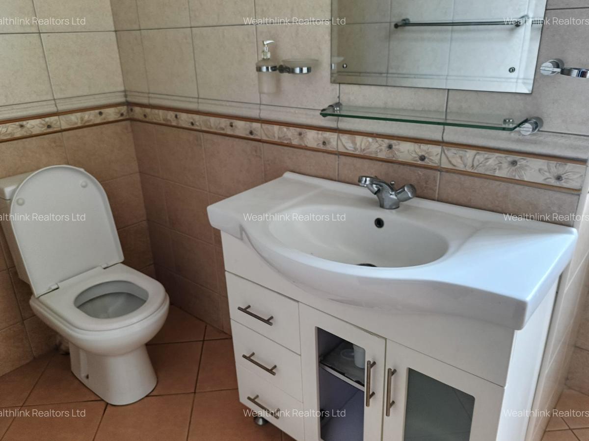 4 Bed Townhouse with En Suite at Runda - 8