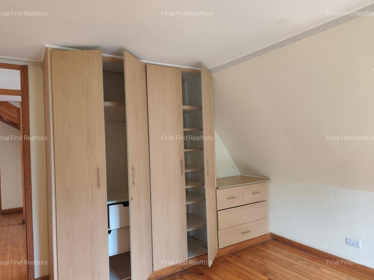 7 Bed House with En Suite in Runda - 16