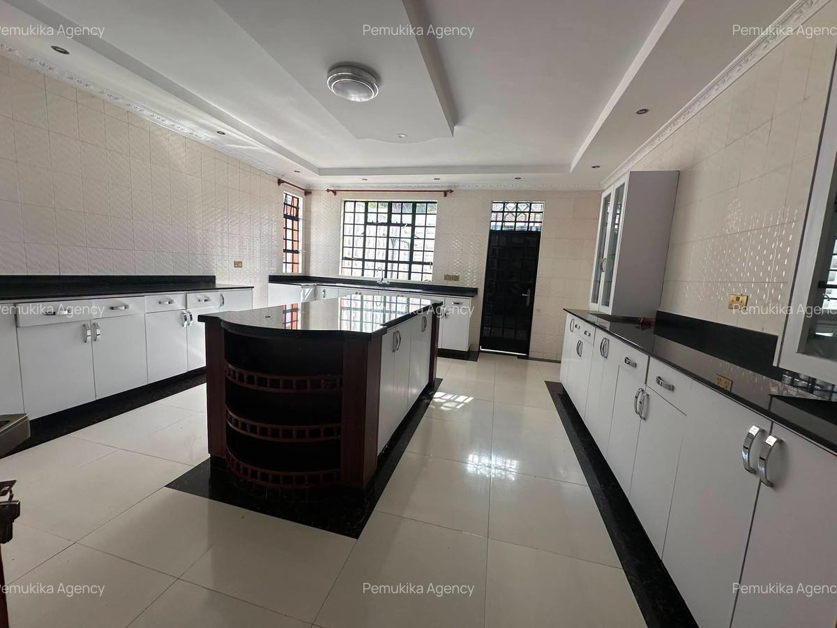 5 Bed Townhouse with En Suite in Runda - 5