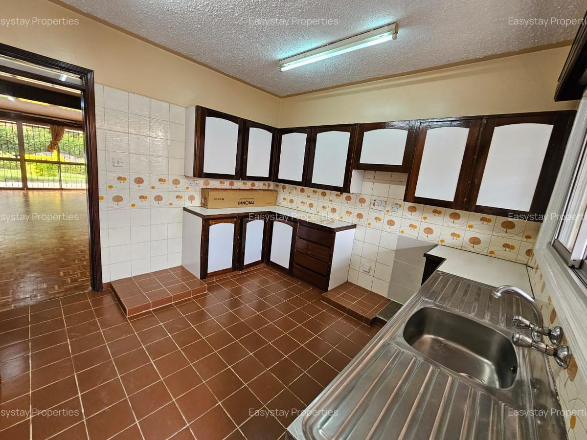 3 Bed Townhouse with En Suite in Brookside - 3