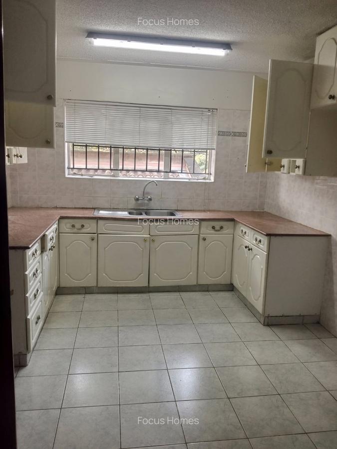 4 Bed Townhouse with En Suite in Lavington - 5