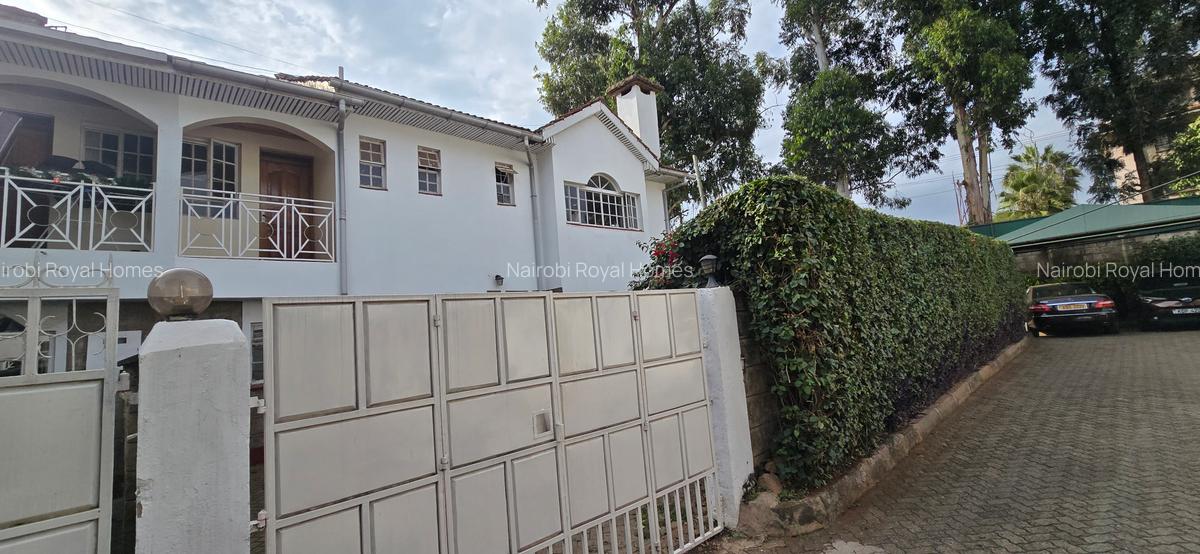 4 Bed Townhouse with En Suite at Lavington Road - 2