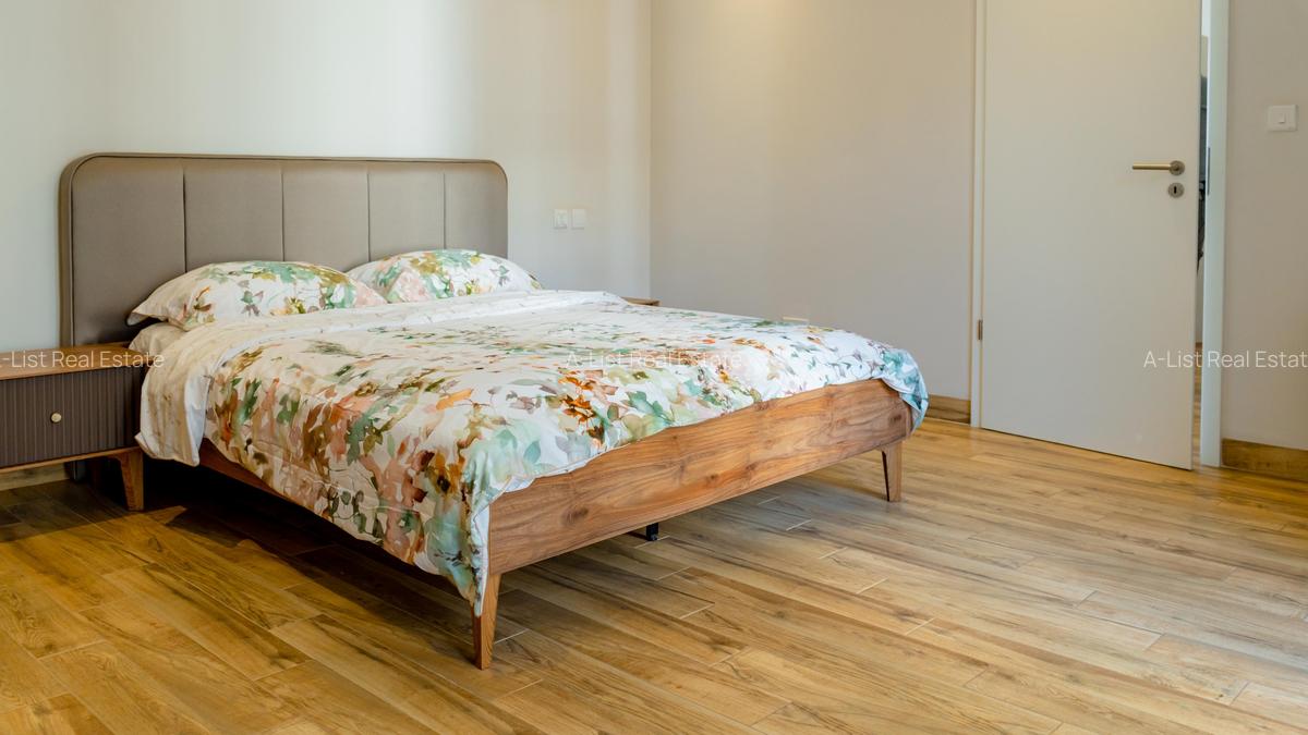 4 Bed Apartment with En Suite at Riverside Drive - 10