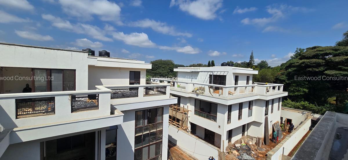 5 Bed Townhouse with En Suite in Kyuna - 3