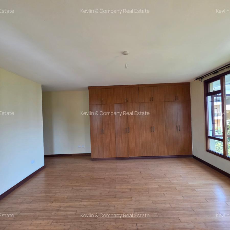 3 Bed Apartment with En Suite in Riverside - 13