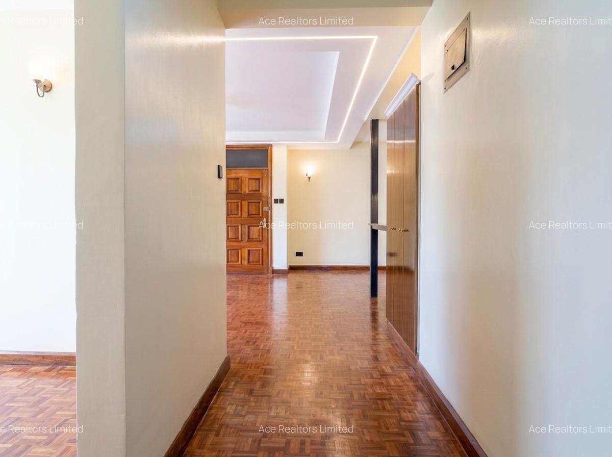 3 Bed Apartment with En Suite at Sports Road - 15
