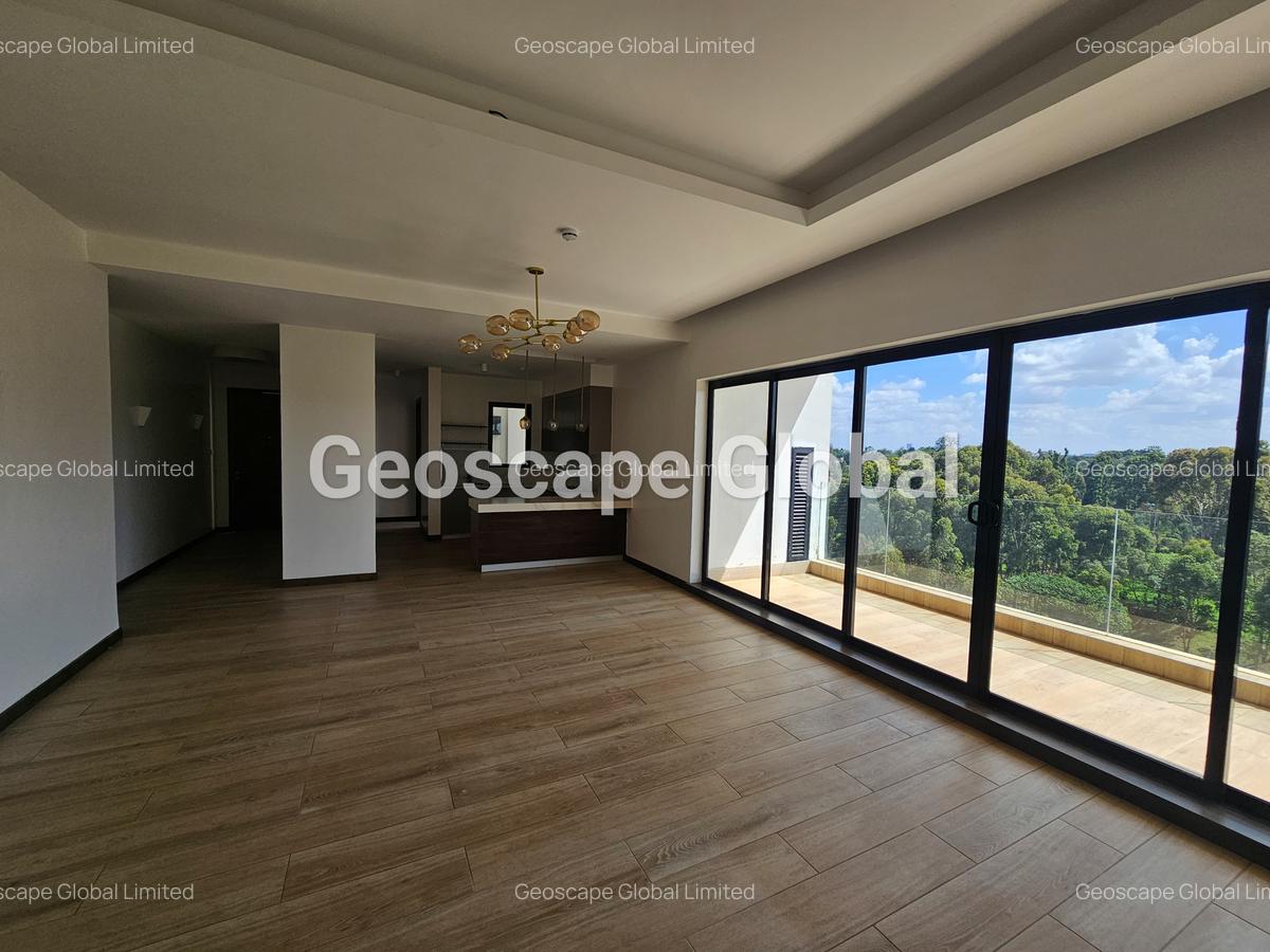 3 Bed Apartment with En Suite in Rosslyn - 3