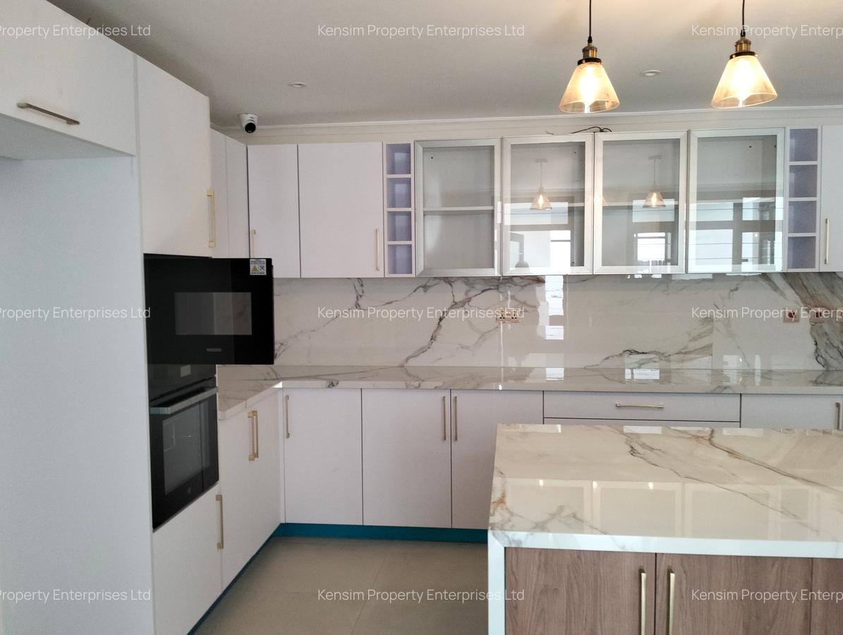 7 Bed Townhouse with En Suite in Runda - 2