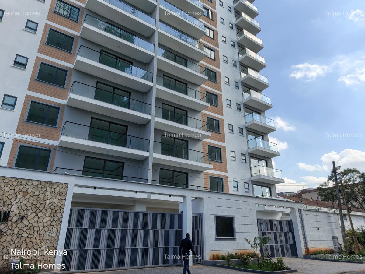 3 Bed Apartment with En Suite at Brookside - 20
