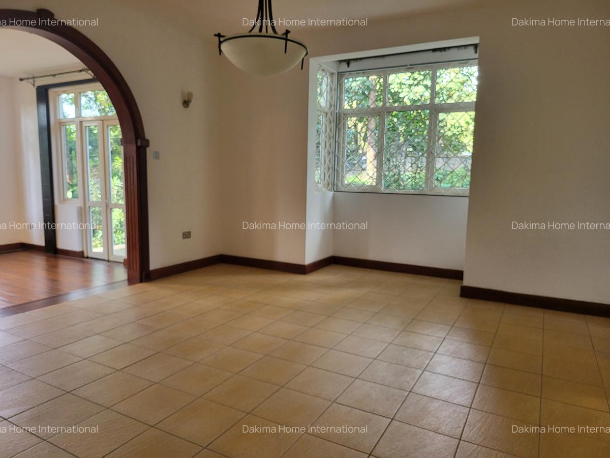 5 Bed Townhouse with En Suite in Rosslyn - 5