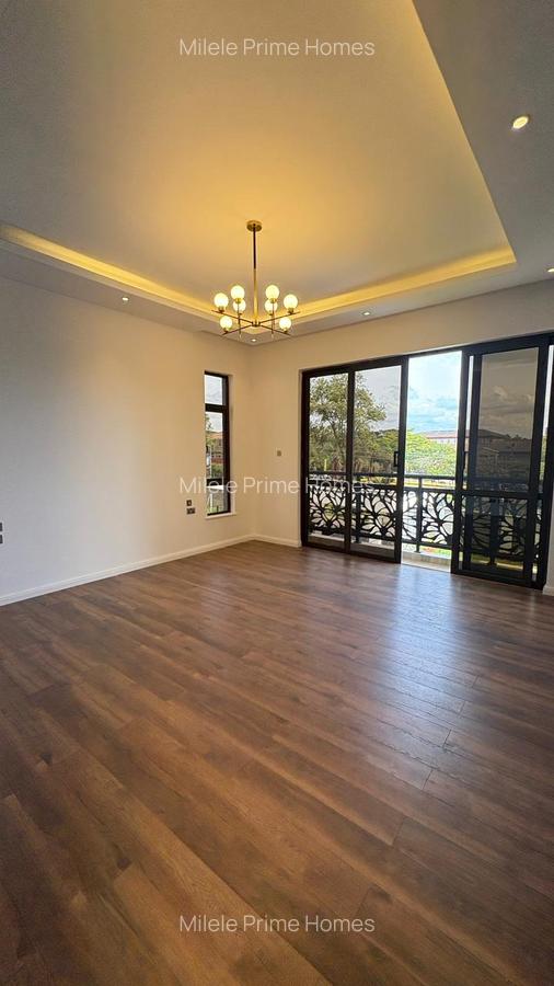 5 Bed Villa with En Suite in Lavington - 11