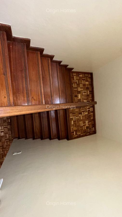 4 Bed House with En Suite at Valley Arcade - 15