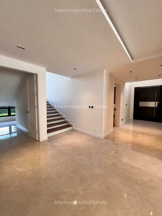 5 Bed Villa with En Suite in Runda - 11