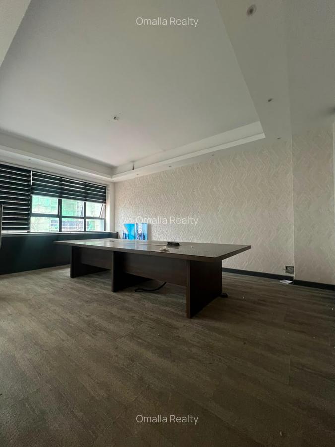 2,200 ft² Commercial Property with Service Charge Included in Westlands Area - 4