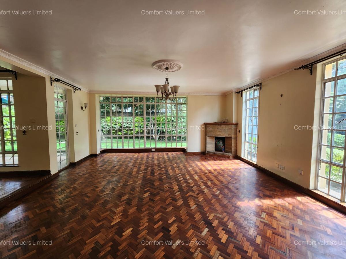 5 Bed Townhouse with En Suite at Lavington Green - 3
