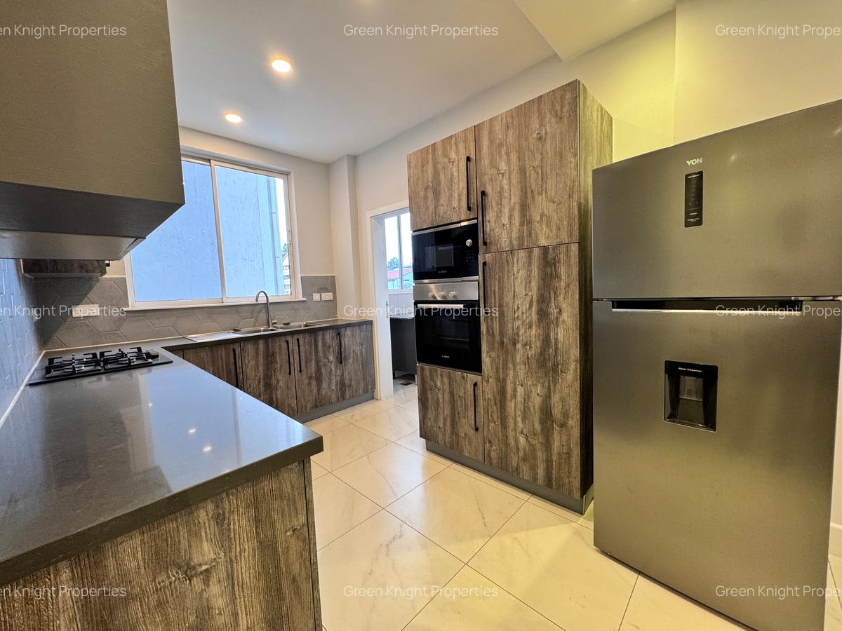 Serviced 2 Bed Apartment with En Suite in Westlands Area - 9