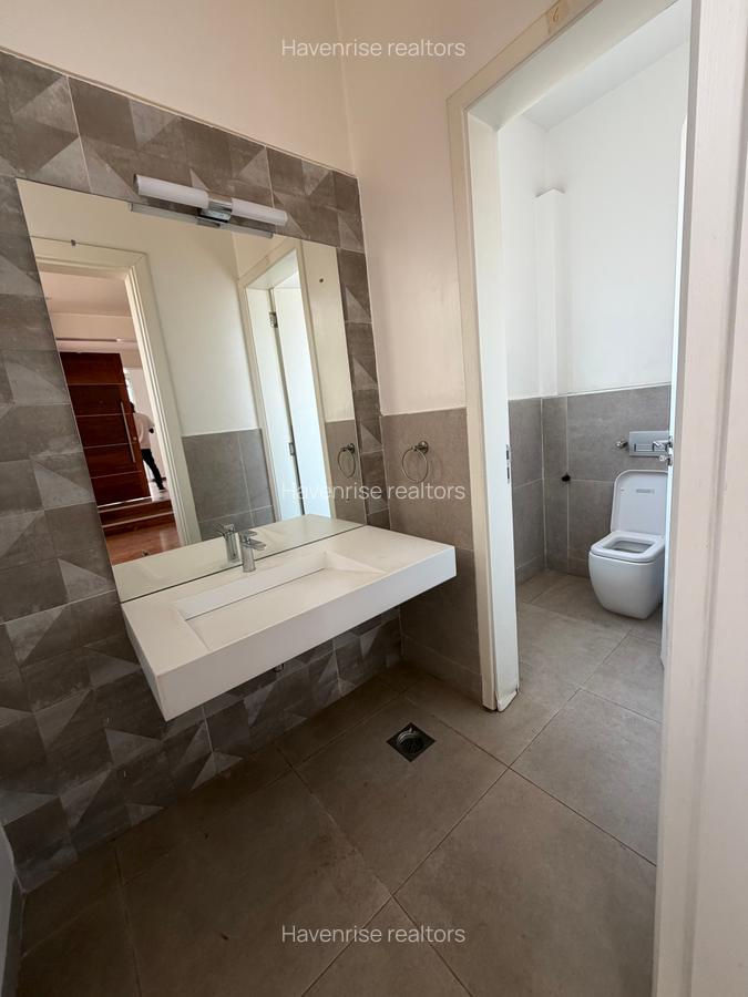 4 Bed Townhouse at Lavington - 5