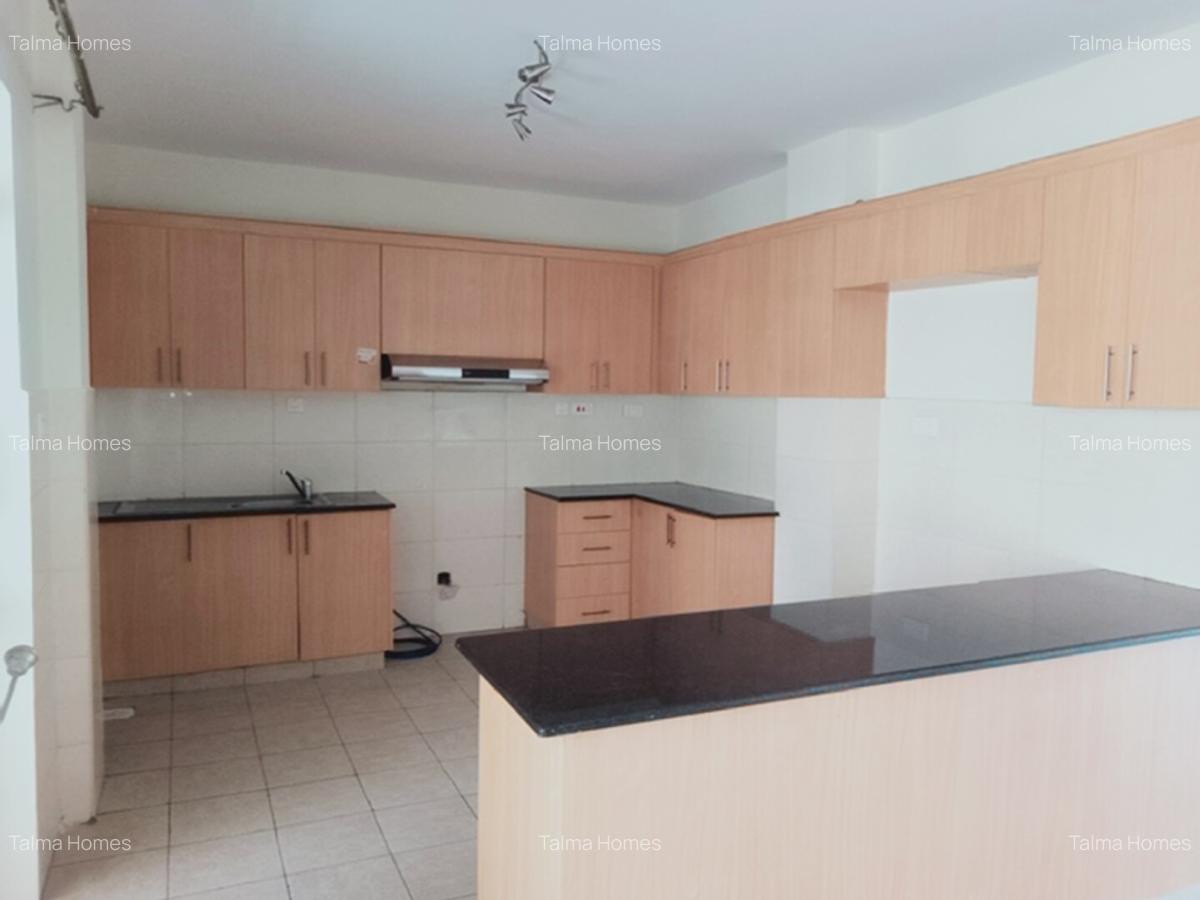4 Bed Apartment with En Suite at Facing Statehouse - 17