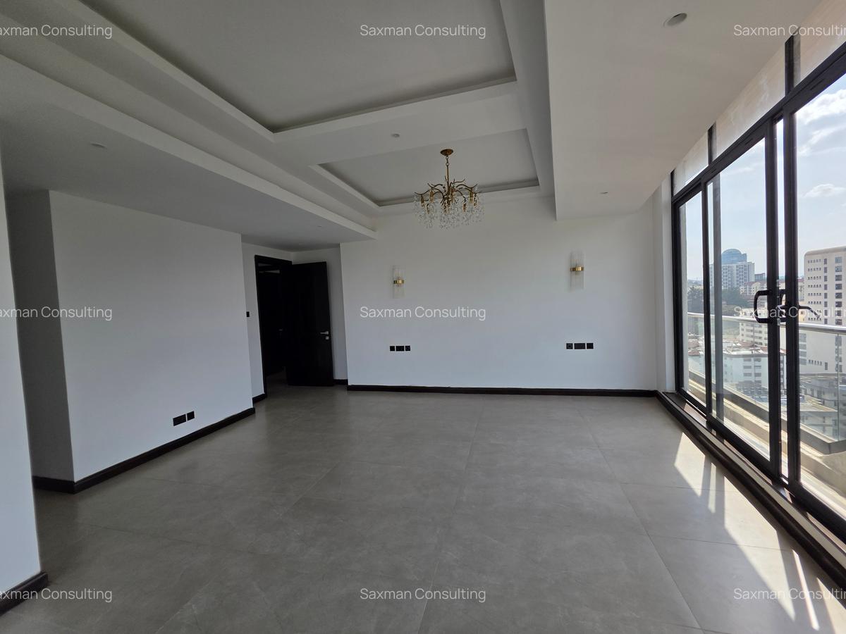 3 Bed Apartment with En Suite in Riverside - 7
